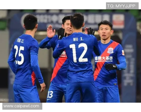 津门虎鏖战绿茵赛场豪强对决再燃激情津城掀起足球热潮